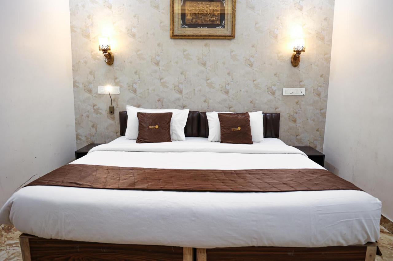 The Browns Hotel Nagpur Buitenkant foto